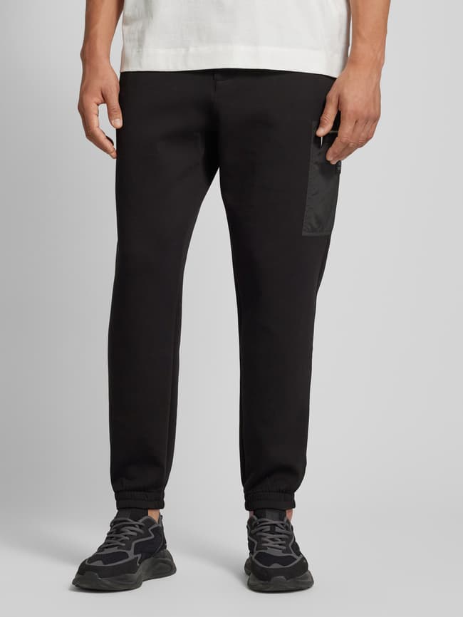 ARMANI EXCHANGE Regular Fit Sweatpants mit Cargotasche (black 