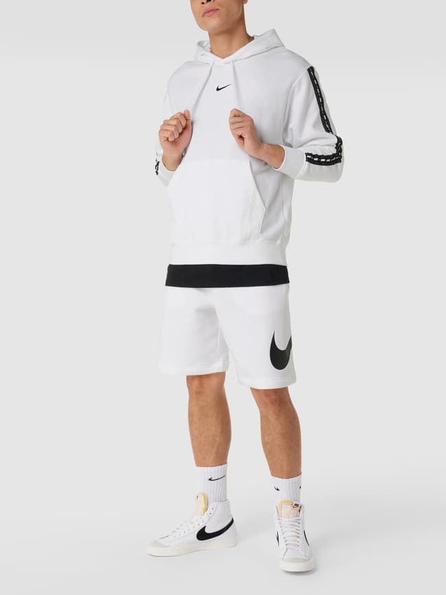 Nike Hoodie mit Galonstreifen (weiß) online kaufen