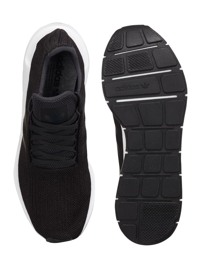 Swift run primeknit all black hotsell