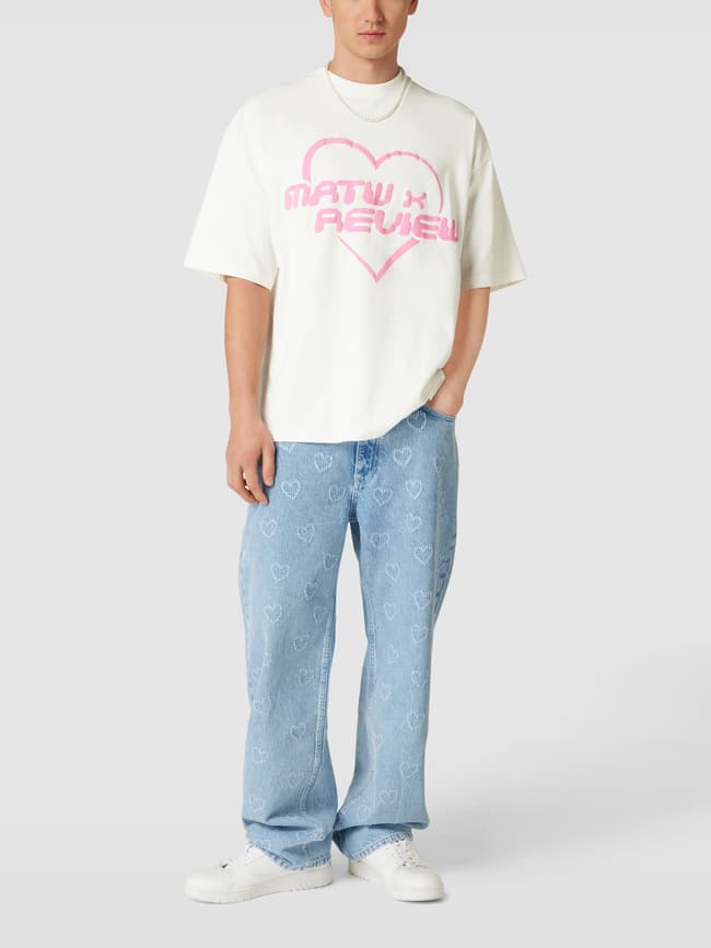 REVIEW MATW X REVIEW - Oversized T-Shirt mit Label-Applikation in metallic - Offwhite