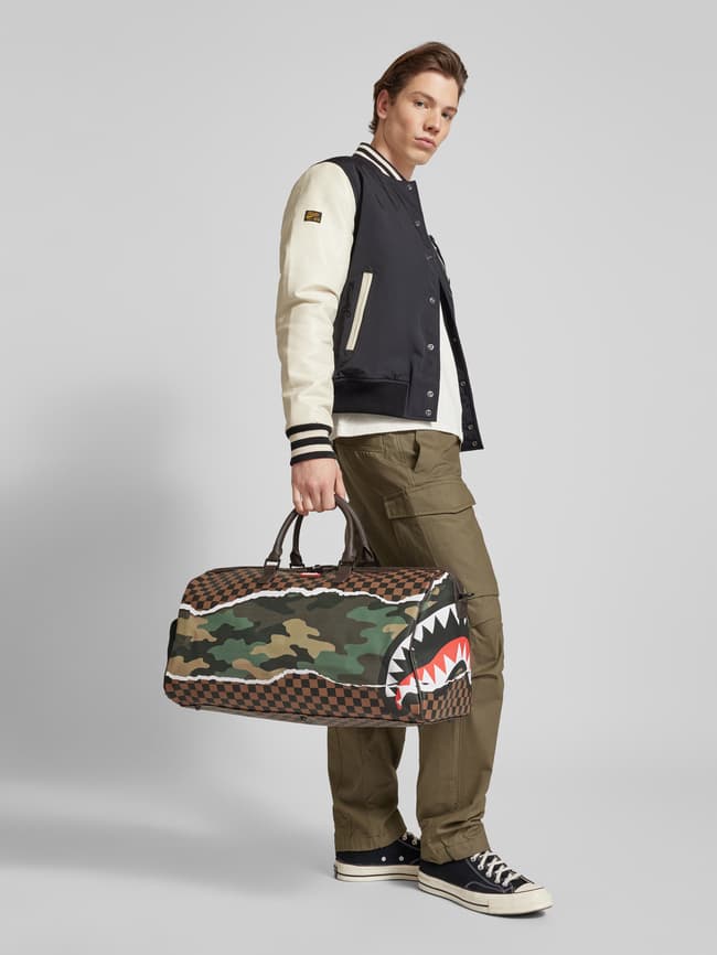 Sprayground Duffle Bag mit Camouflage-Muster Modell 'TEAR IT UP' (mittelbraun) online kaufen Sprayground Duffle Bag mit Camouflage-Muster Modell 'TEAR IT UP' (mittelbraun) online kaufen