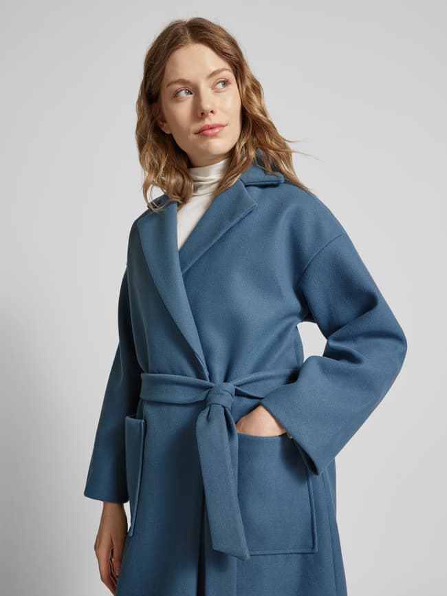 ICHI Lange jas met strikceintuur, model 'Jannet' in rookblauw