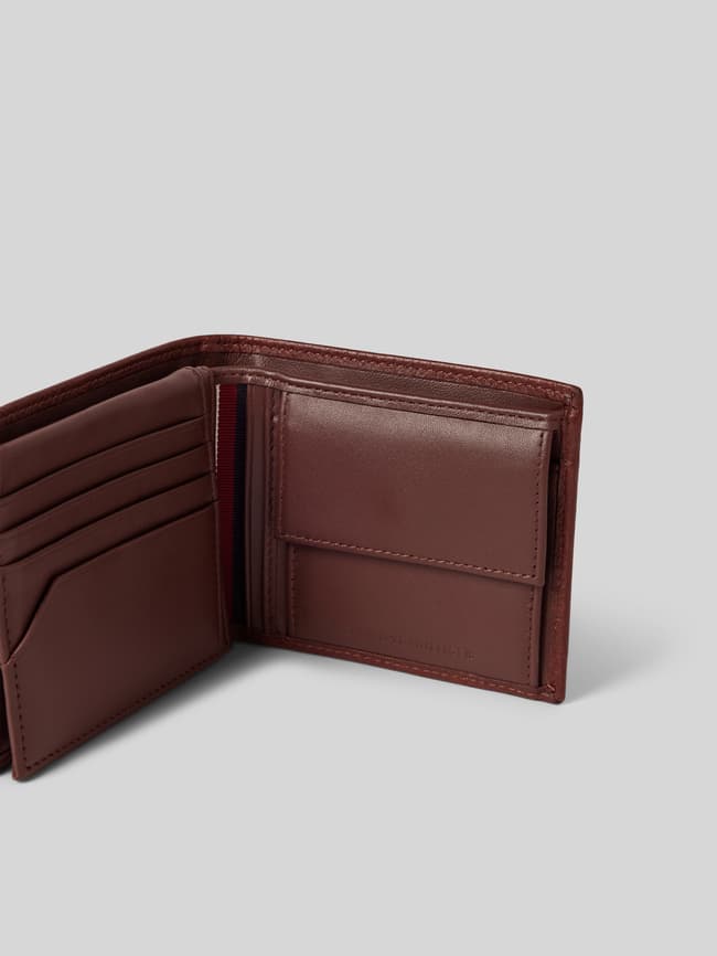 Tommy Hilfiger Portemonnaie aus Rindsleder mit Label-Detail 