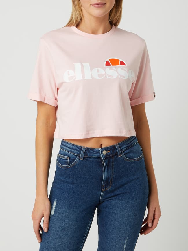 Ellesse T shirt o kr tkim kroju z nadrukiem z logo R owy