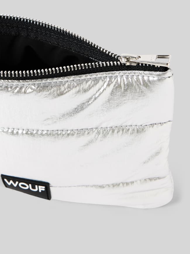 WOUF Kosmetiktasche mit Steppnähten Modell 'Silver Glossy' (silber