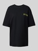 Review T-shirt o kroju oversized z nadrukiem z logo Czarny