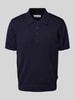 Armedangels Poloshirt mit Label-Detail Modell 'TAAKOS' Marine