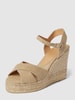 Castañer Wedges met doornsluiting, model 'BLAUDELL' Zand