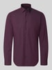 Christian Berg Men Regular Fit Business-Hemd mit Kentkragen Aubergine