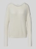 Christian Berg Woman Gebreide pullover met extra brede schouders Offwhite