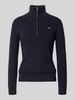 Gant Troyer mit Logo-Stitching und Zopfmuster Marine
