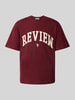 REVIEW T-shirt z nadrukiem z logo Rdzawoczerwony