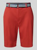 Christian Berg Men Regular Fit Bermudas mit Gürtel Rot