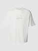 ARMANI EXCHANGE T-shirt o kroju comfort fit z nadrukiem z logo Złamany biały