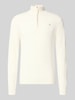 Gant Regular Fit Pullover mit Strick-Optik aus reiner Lammwolle Offwhite
