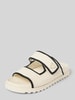 Guess Slides mit Logo-Applikation Modell 'FADENNA' Ecru