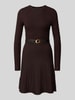 Guess Sukienka o długości do kolan z paskiem w talii Ciemnobrązowy