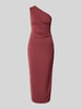 Jake*s Cocktail Eng anliegendes Cocktailkleid mit One-Shoulder Rostrot
