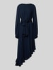 Essentiel Antwerp Figurumspielendes Maxikleid mit asymmetrischem Rüschensaum Modell 'IFLOWER' Marine