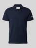 s.Oliver RED LABEL Slim Fit Poloshirt mit Label-Detail Dunkelblau