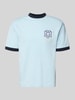PROHIBITED Slim Fit T-Shirt mit Motiv-Stickerei Hellblau