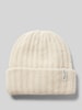 Marc O'Polo Beanie aus Alpaka-Schurwoll-Mix mit Label-Applikation Offwhite