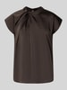 Neo Noir Blousetop van satijn met knoopdetail model 'Fleur Drapy' Middenbruin