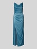 V.M. Avondjurk met cascadehals Lichtblauw