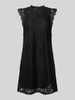 Pieces Regular Fit Spitzenkleid mit Muschelsaum Modell 'OLLINE' Black