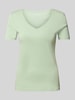 Christian Berg Woman T-shirt met V-hals Lindegroen