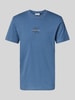 Calvin Klein Jeans T-Shirt mit Rundhalsausschnitt und Label-Stitching Jeansblau