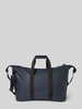 RAINS Weekendtas met logo, model 'Hilo' Marineblauw