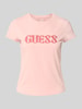 Guess T-shirt z obszyciem z kamieni stras Różowy
