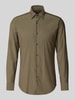 BOSS Slim Fit Businesshemd mit Kentkragen Modell 'HANK' Oliv