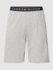 Tommy Hilfiger Sweatshorts mit elastischem Logo-Bund Modell 'JERSEY SHORT' Hellgrau Melange