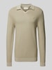 s.Oliver RED LABEL Regular Fit Strickpullover mit Label-Patch Beige