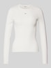 Tommy Jeans Slim Fit Longsleeve mit Logo-Stitching Offwhite