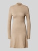 Vero Moda Tailliertes Strickkleid mit geripptem Mock-Neck Modell 'GOLD' Taupe