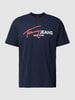 Tommy Jeans T-shirt z nadrukiem z logo model ‘SPRAY POP COLOR’ Granatowy