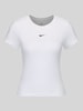 Nike T-Shirt mit kleinem Logo-Detail Weiss