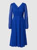 TROYDEN COLLECTION Knielange jurk in wikkellook Koningsblauw
