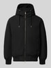 JACK & JONES Kurtka z kapturem i wpuszczane kieszenie model 'TRACE' Czarny
