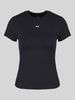 Under Armour t-shirt sportowy o kroju regular fit z nadrukiem z logo Czarny