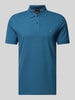 Christian Berg Men Poloshirt mit Label-Detail Petrol