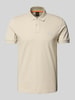 BOSS Orange Slim Fit Poloshirt mit Label-Badge Modell 'Passenger' Sand
