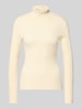 Pieces Slim Fit Rollkragenpullover aus geripptem Viskose-Mix Modell 'MIRA' Offwhite