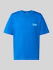 REVIEW x ANSON´S t-shirt o kroju relaxed fit z czystej bawełny Królewski niebieski