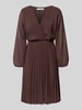 ZABAIONE Knielanges Kleid mit Plisseefalten Modell 'Im44sa' Mittelbraun