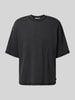 REVIEW T-shirt o kroju oversized z okrągłym, prążkowanym dekoltem Czarny
