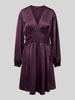 BOSS Orange Knielangees Kleid mit V-Ausschnitt Modell 'DANNYS' Aubergine